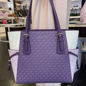 MICHAEL KORS Voyager Lg Color-Block Signature Logo Shoulder Tote Bag
Dark Purple